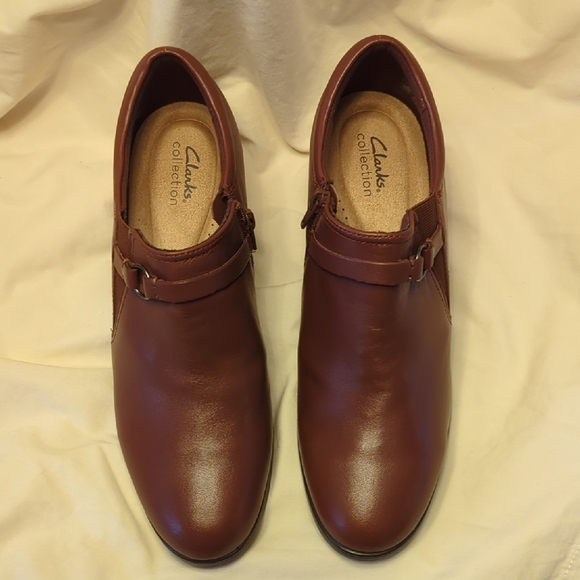 Womens Clarks Elegant Brown Heeled Shoes Size 9.5 - Picture 2 of 11